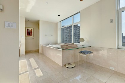 Photo 21 at 1600 - 1919 Beach Avenue, West End VW, Vancouver West