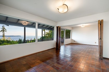 Photo 13 at 3898 Southridge Avenue, Bayridge, West Vancouver