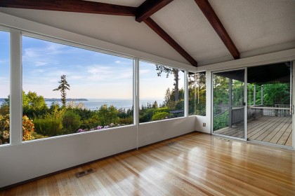 Photo 11 at 3898 Southridge Avenue, Bayridge, West Vancouver