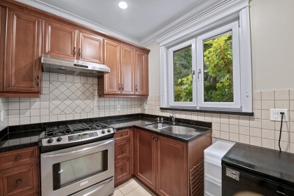 Photo 12 at 761 Eyremount Drive, British Properties, West Vancouver