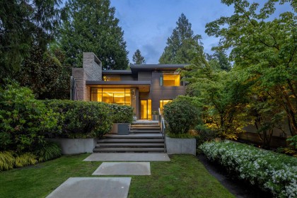 Photo 2 at 6330 Macdonald Street, Kerrisdale, Vancouver West