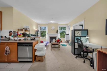 Photo 3 at 307 - 2083 W 33 Avenue, Quilchena, Vancouver West