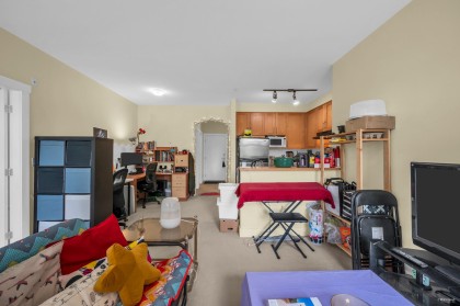 Photo 11 at 307 - 2083 W 33 Avenue, Quilchena, Vancouver West