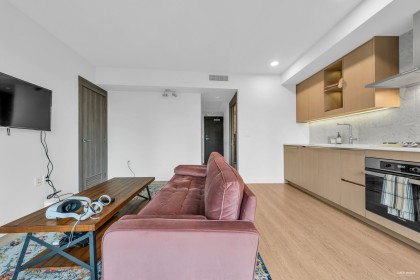 Photo 5 at 704 - 89 Nelson Street, Yaletown, Vancouver West