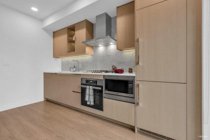 Photo 8 at 704 - 89 Nelson Street, Yaletown, Vancouver West