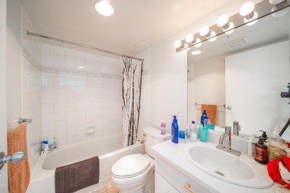 Photo 11 at 1604 - 811 Helmcken Street, Downtown VW, Vancouver West