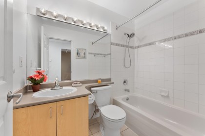 Photo 15 at 1012 - 1010 Howe Street, Downtown VW, Vancouver West