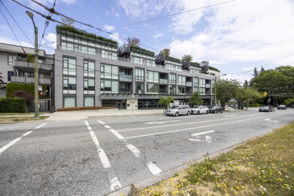 Photo 2 at 305 - 3639 W 16th Avenue, Point Grey, Vancouver West