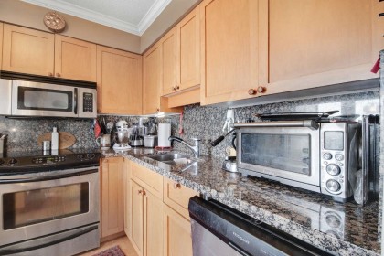 Photo 10 at 903 - 1745 Esquimalt Avenue, Ambleside, West Vancouver
