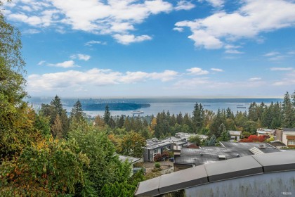 Photo 2 at 2617 Westhill Way, Westhill, West Vancouver