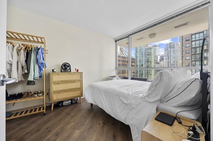 Photo 13 at 1601 - 1420 W Georgia Street, West End VW, Vancouver West