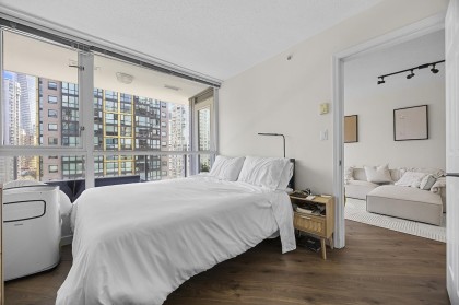 Photo 11 at 1601 - 1420 W Georgia Street, West End VW, Vancouver West