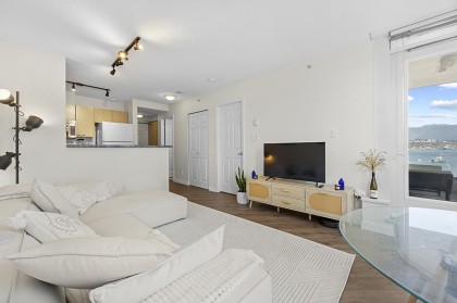 Photo 4 at 1601 - 1420 W Georgia Street, West End VW, Vancouver West