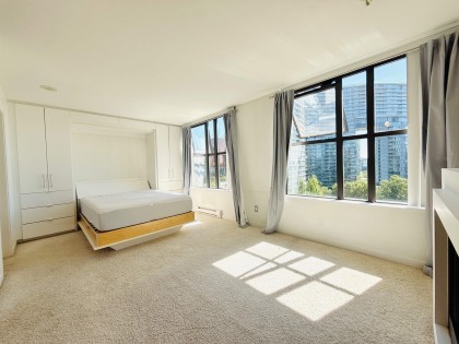 Photo 4 at 904 - 989 Beatty Street, Yaletown, Vancouver West