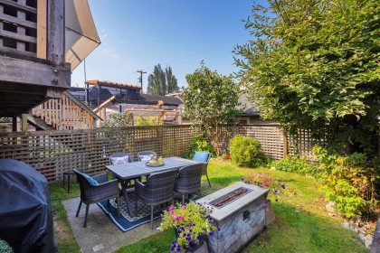 Photo 10 at 1325/27 Laburnum Street, Kitsilano, Vancouver West