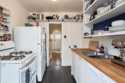 Photo 4 at 1325/27 Laburnum Street, Kitsilano, Vancouver West