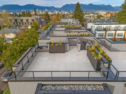 Photo 3 at 595 W 29th Avenue, Cambie, Vancouver West