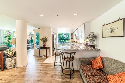 Photo 12 at 212 - 688 Fairchild Road, Oakridge VW, Vancouver West