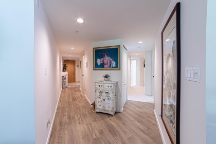 Photo 7 at 212 - 688 Fairchild Road, Oakridge VW, Vancouver West