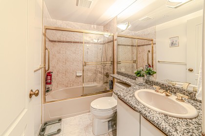 Photo 20 at 212 - 688 Fairchild Road, Oakridge VW, Vancouver West