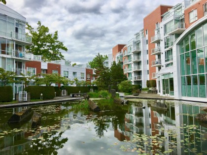 Photo 4 at 212 - 688 Fairchild Road, Oakridge VW, Vancouver West