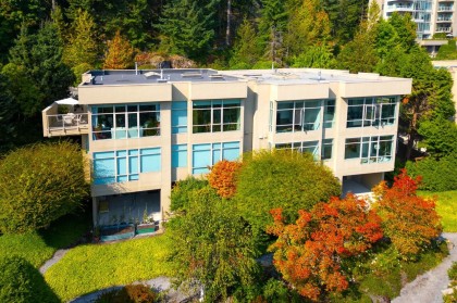 Photo 2 at 3178 Deer Ridge Drive, Deer Ridge WV, West Vancouver