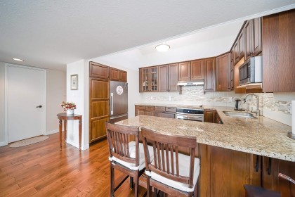 Photo 9 at 49 - 2202 Folkestone Way, Panorama Village, West Vancouver
