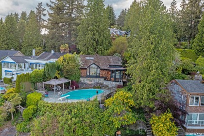 Photo 4 at 4541 Stonehaven Avenue, Deep Cove, North Vancouver