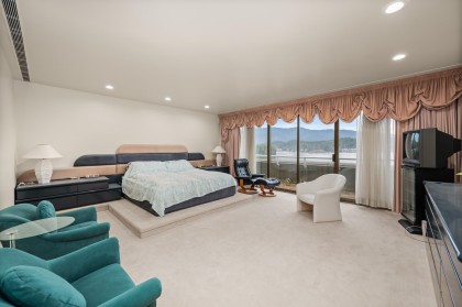 Photo 16 at 828 Beachview Drive, Dollarton, North Vancouver
