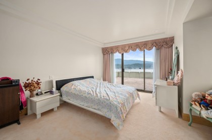 Photo 18 at 828 Beachview Drive, Dollarton, North Vancouver