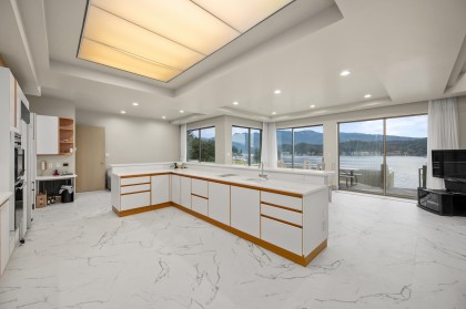 Photo 15 at 828 Beachview Drive, Dollarton, North Vancouver