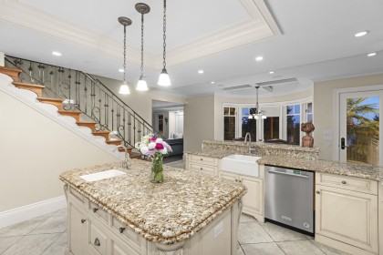 Photo 14 at 3090 Mathers Avenue, Altamont, West Vancouver