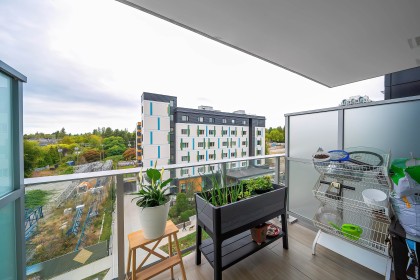 Photo 2 at 708 - 7418 Paulson Street, South Cambie, Vancouver West