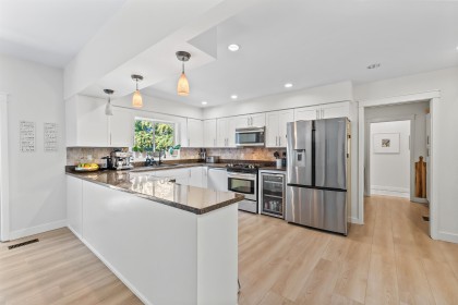 Photo 6 at 8 Halss Crescent, University VW, Vancouver West