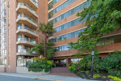 Photo 2 at 1003 - 1450 Pennyfarthing Drive, False Creek, Vancouver West