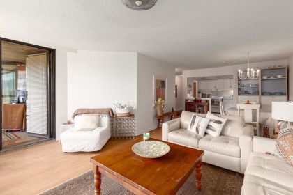 Photo 6 at 1003 - 1450 Pennyfarthing Drive, False Creek, Vancouver West