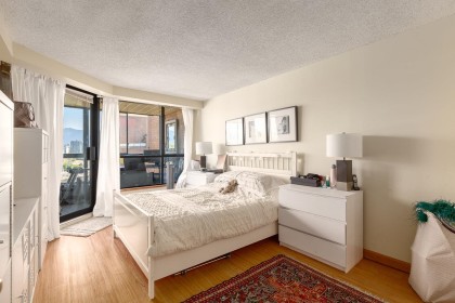 Photo 13 at 1003 - 1450 Pennyfarthing Drive, False Creek, Vancouver West