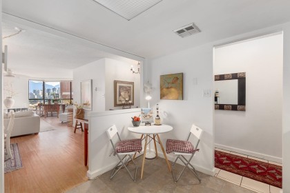 Photo 12 at 1003 - 1450 Pennyfarthing Drive, False Creek, Vancouver West