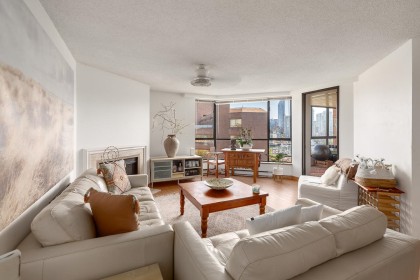 Photo 3 at 1003 - 1450 Pennyfarthing Drive, False Creek, Vancouver West