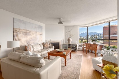 Photo 1 at 1003 - 1450 Pennyfarthing Drive, False Creek, Vancouver West