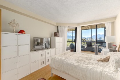 Photo 14 at 1003 - 1450 Pennyfarthing Drive, False Creek, Vancouver West