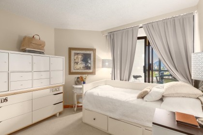 Photo 19 at 1003 - 1450 Pennyfarthing Drive, False Creek, Vancouver West