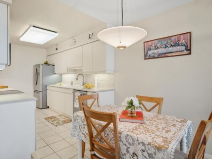 Photo 8 at 412 - 518 W 14th Avenue, Fairview VW, Vancouver West