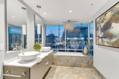 Photo 19 at 3202 - 1111 Alberni Street, West End VW, Vancouver West