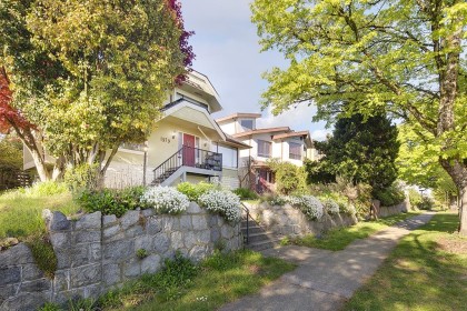Photo 3 at 1373 W 64th Avenue, Marpole, Vancouver West