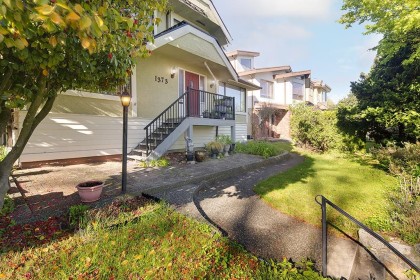 Photo 5 at 1373 W 64th Avenue, Marpole, Vancouver West