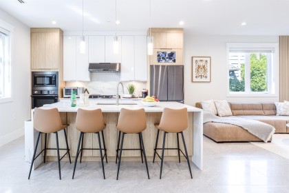 Photo 2 at 1470 W 57th Avenue, South Granville, Vancouver West