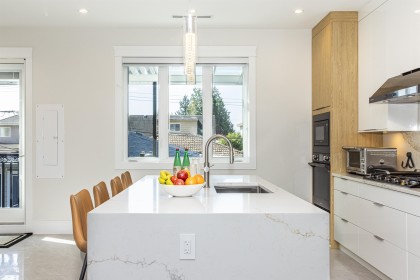 Photo 9 at 1470 W 57th Avenue, South Granville, Vancouver West