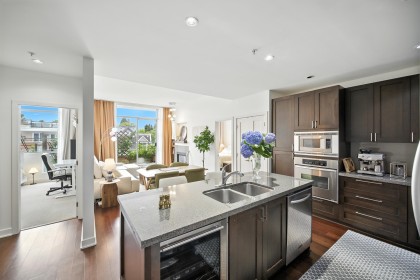 Photo 4 at 404 - 3595 W 18th Avenue, Dunbar, Vancouver West