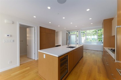 Photo 6 at 778 Arthur Erickson Place, Park Royal, West Vancouver
